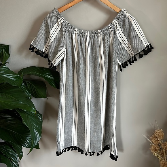 Heartloom Boho Tassle off the shoulder striped dress size XS - Picture 1 of 10